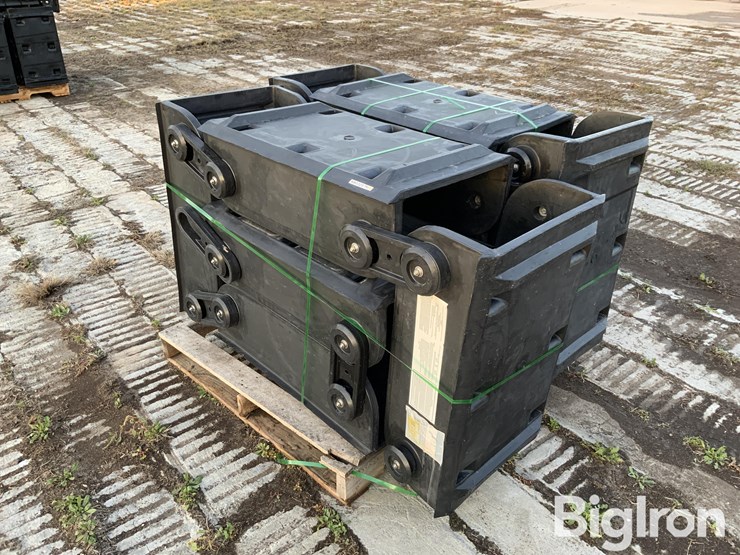 raaft-pivot-tire-tracks-image-1