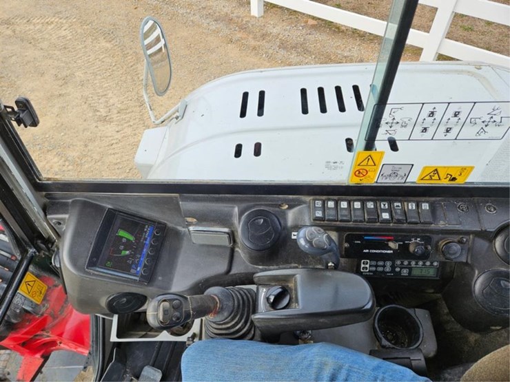 #3422-•-takeuchi-tb260-excavator-image-22