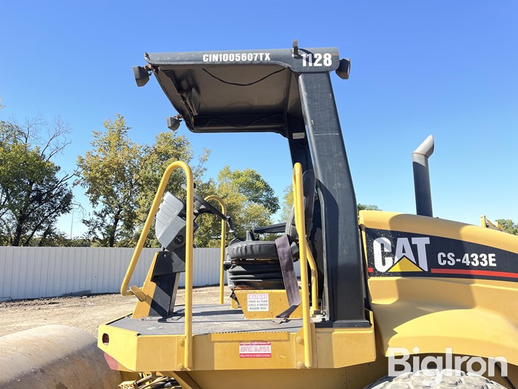 2008-caterpillar-cs-433e-image-12