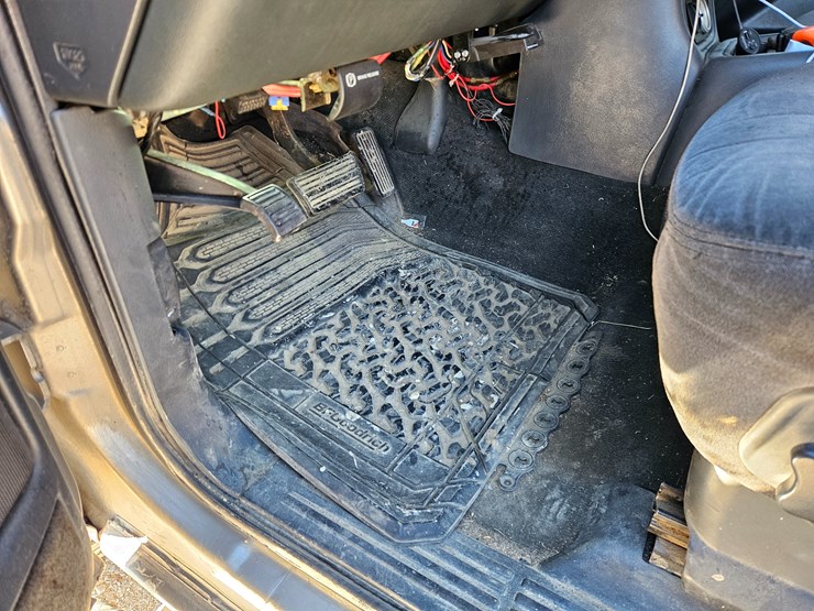 chevrolet-silverado-2500-image-32