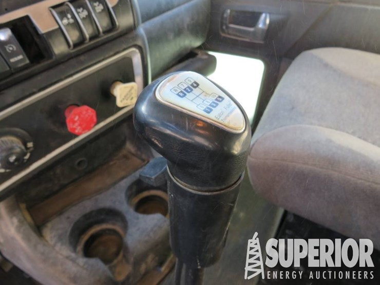 2009-kenworth-t800-image-13