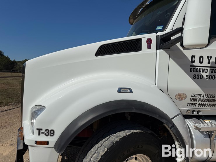 kenworth-t880-image-10