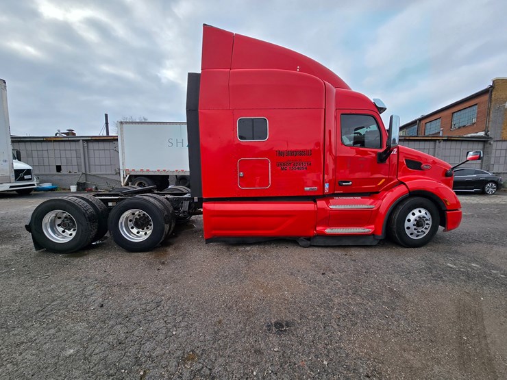 2017-peterbilt-579-image-31