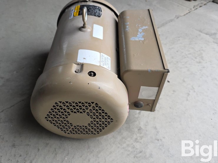 baldor-farm-duty-10hp-electric-motor-image-4