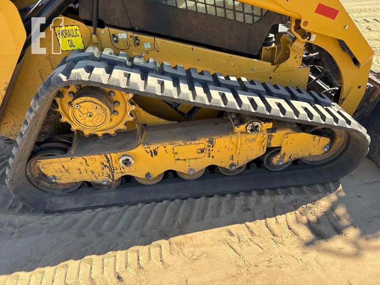 2022-caterpillar-299d3-image-13