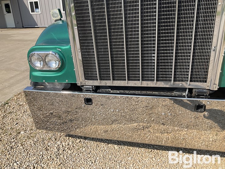 kenworth-w900-image-13