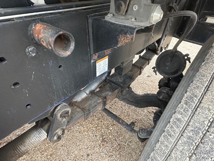 2004-capacity-tj7000-image-23