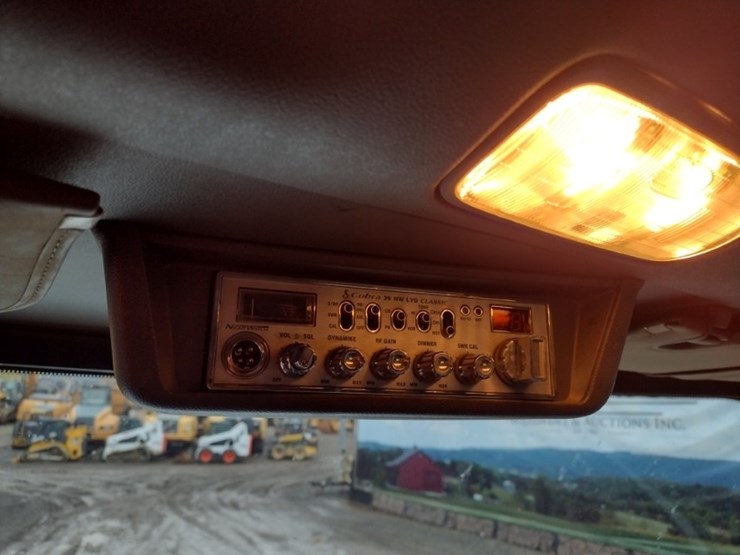 peterbilt-337-image-14