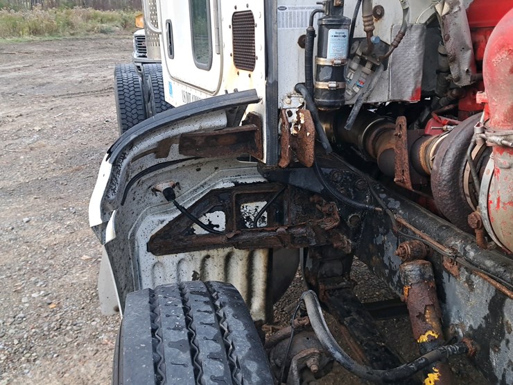 2010-peterbilt-386-image-29