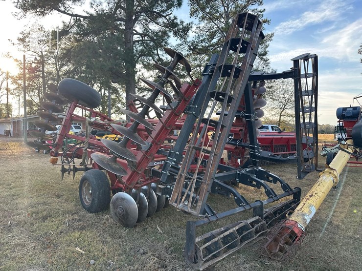 case-ih-3950-image-4