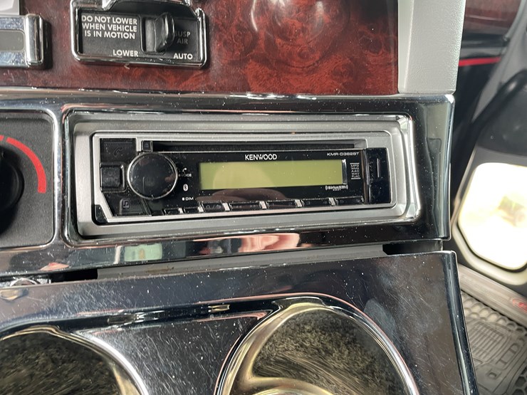 #1043-•-2009-freightliner-semi-(wi-title-in-delay)-image-30