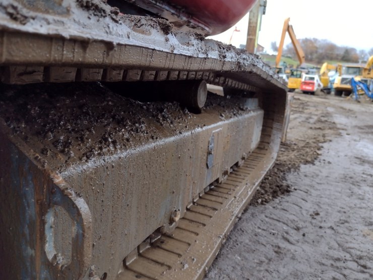 takeuchi-tb240-image-38