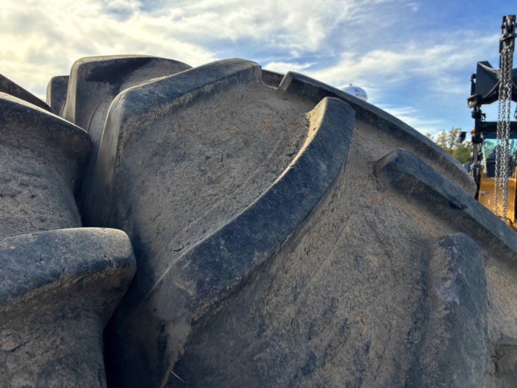 #122373-•-2---alliance-800/70r38-tires-on-jd-rims-image-5