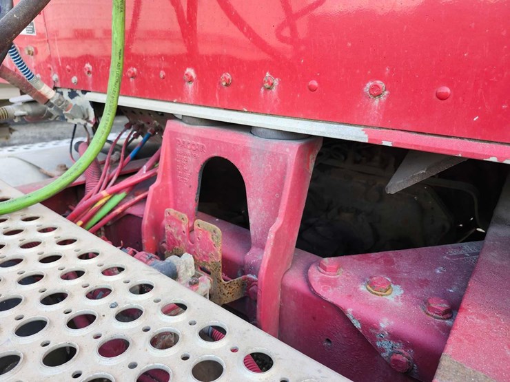 2011-kenworth-t800-image-14