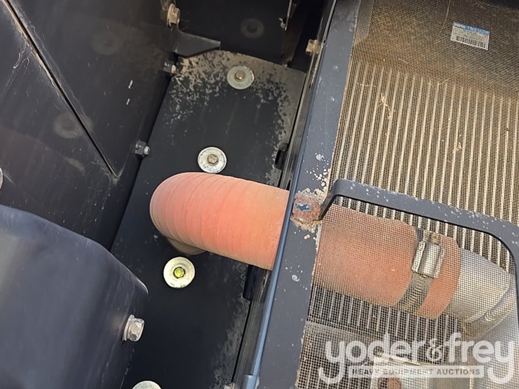 2021-case-cx210-lc-image-95