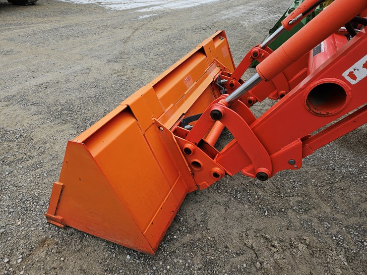 2020-kubota-m6-131-image-24