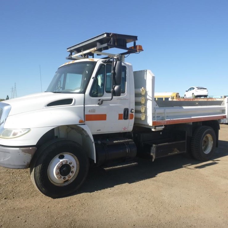 2005 INTERNATIONAL DURASTAR 4400