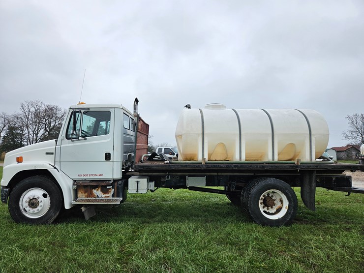 freightliner-fl70-image-6