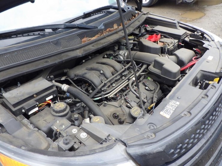 2014-ford-explorer-image-11