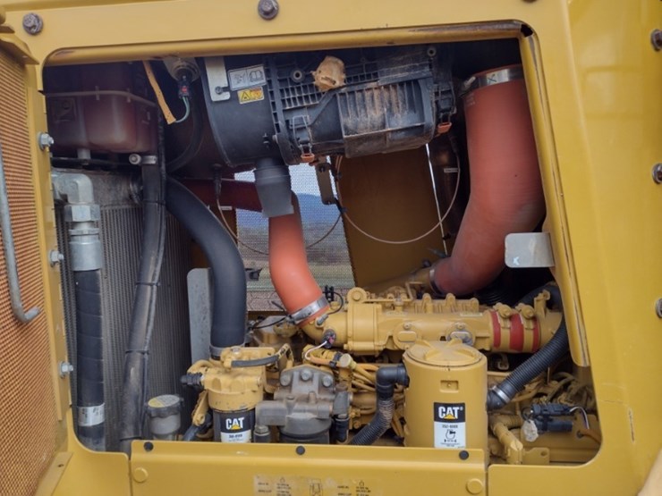 caterpillar-14-image-49