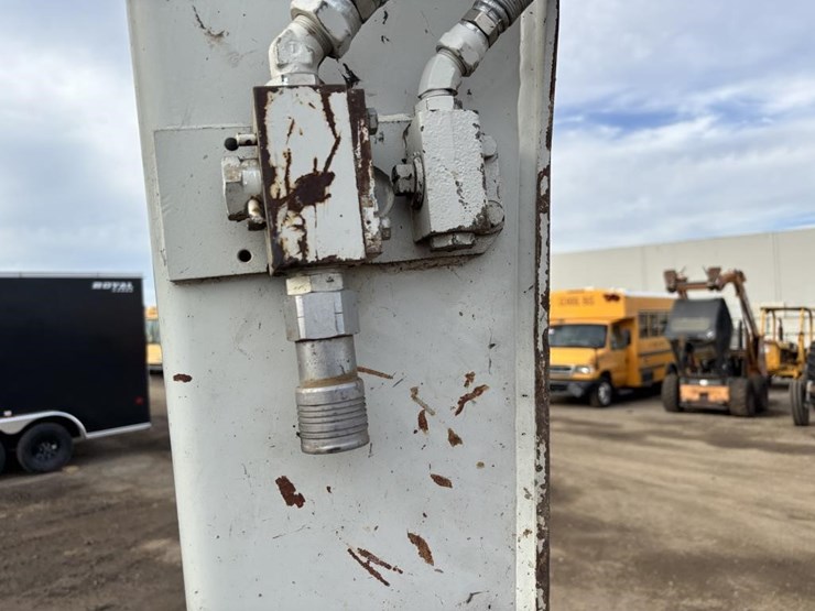 2014-takeuchi-tb290-image-16