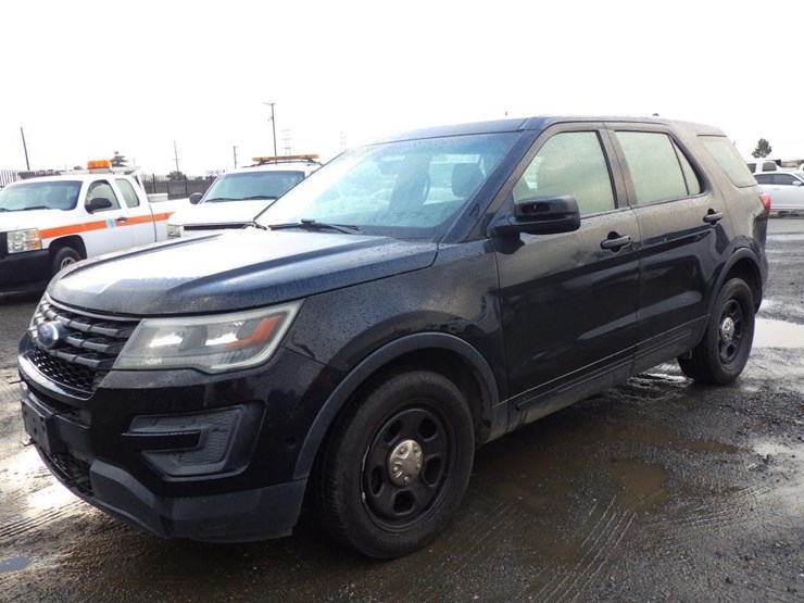 2017-ford-explorer-image-1