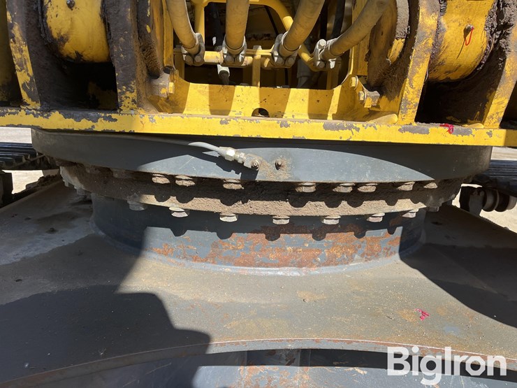 2015-komatsu-pc240-lc-10-image-16