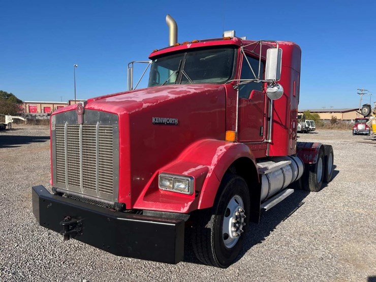 2010-kenworth-t800-image-1