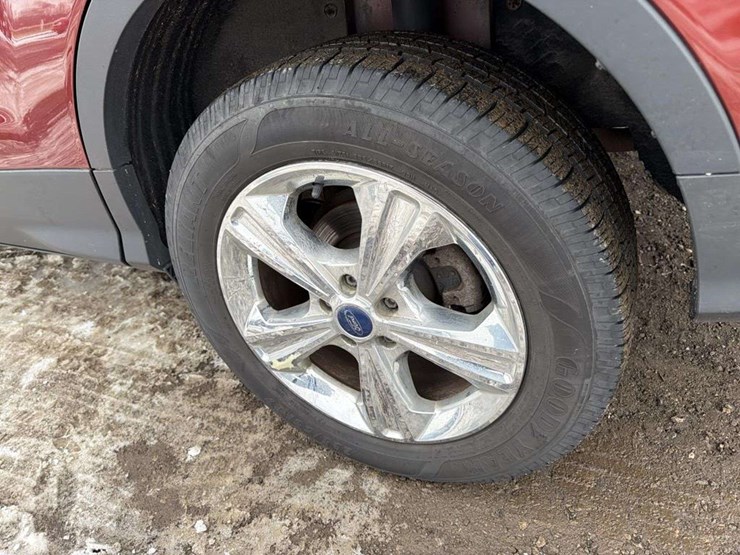 2014-ford-escape-se-image-11