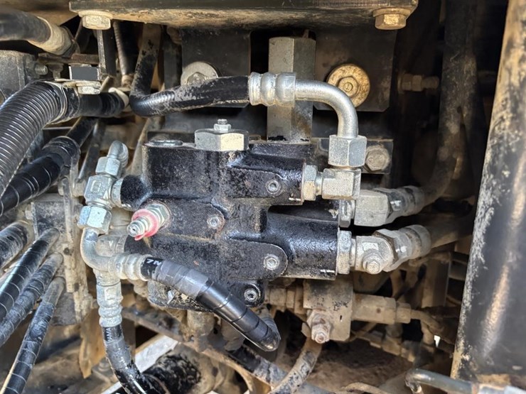 2014-komatsu-wa380-7-image-24