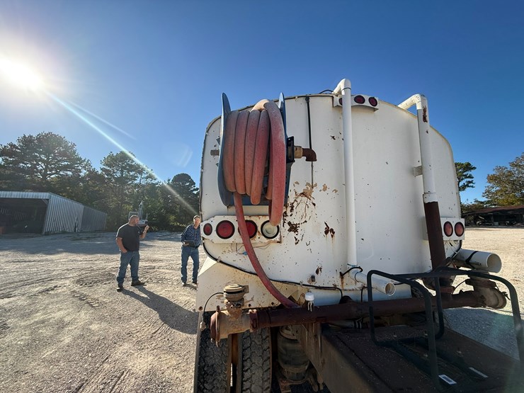 mack-r686st-image-58