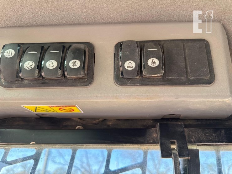 caterpillar-299d2-xhp-image-28