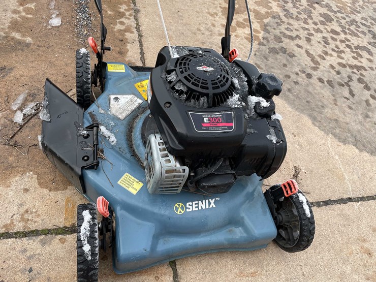 #6113-•-lawn-mower-(o3)-image-2