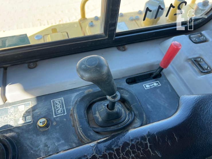 2019-komatsu-d65pxi-18-image-38