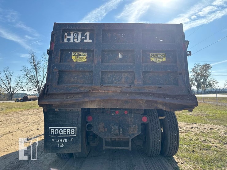 mack-t/a-dump-truck-image-7