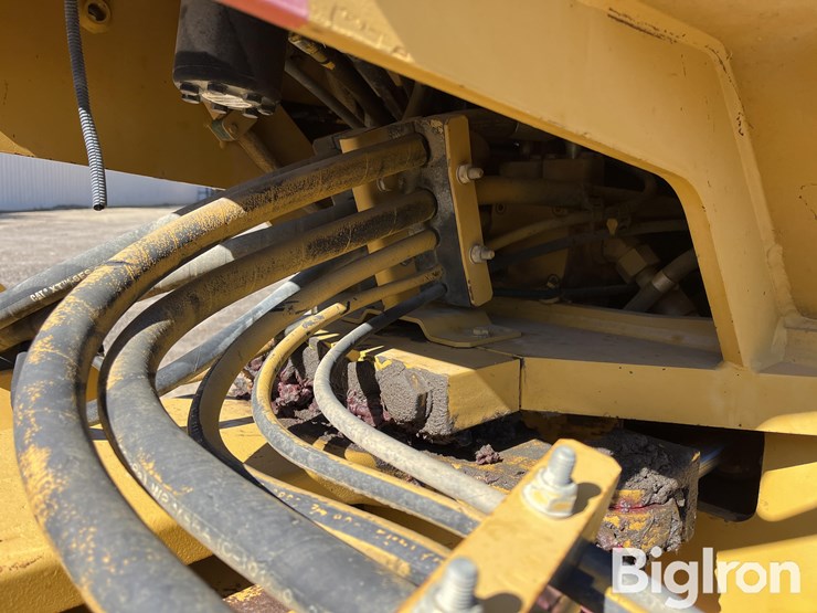 caterpillar-cs-563e-image-14