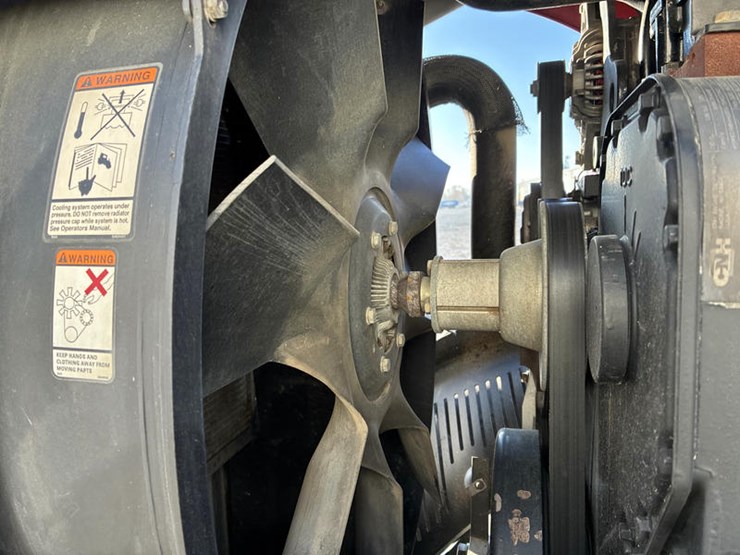 case-ih-magnum-305-image-38