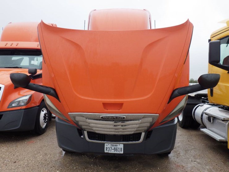 2019-freightliner-cascadia-116-image-25