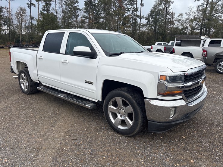 2017-chevrolet-1500-image-2