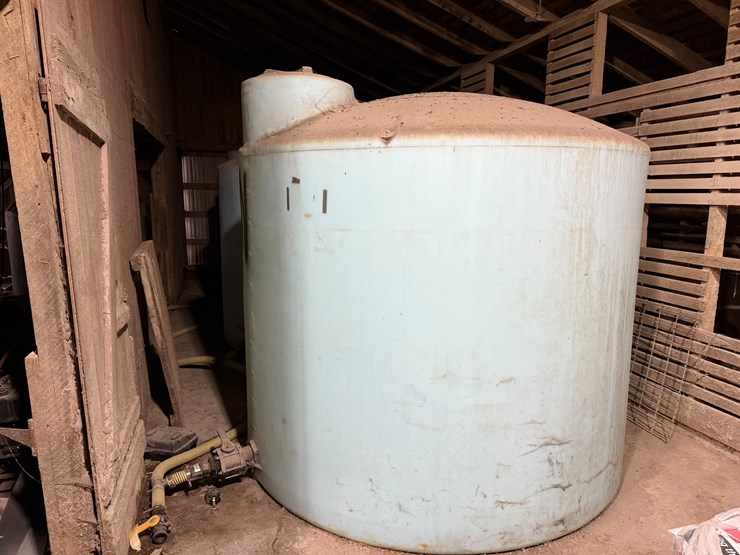 #89-•-2500-gal-tank-image-1
