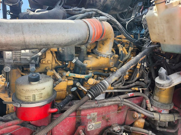 2011-kenworth-t800-image-26