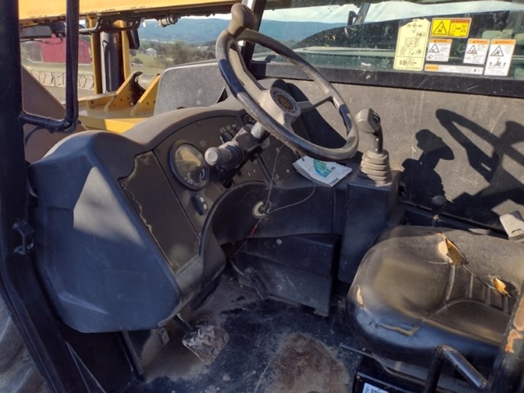 caterpillar-tl943c-image-11