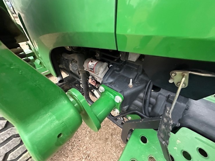 john-deere-4105-image-21