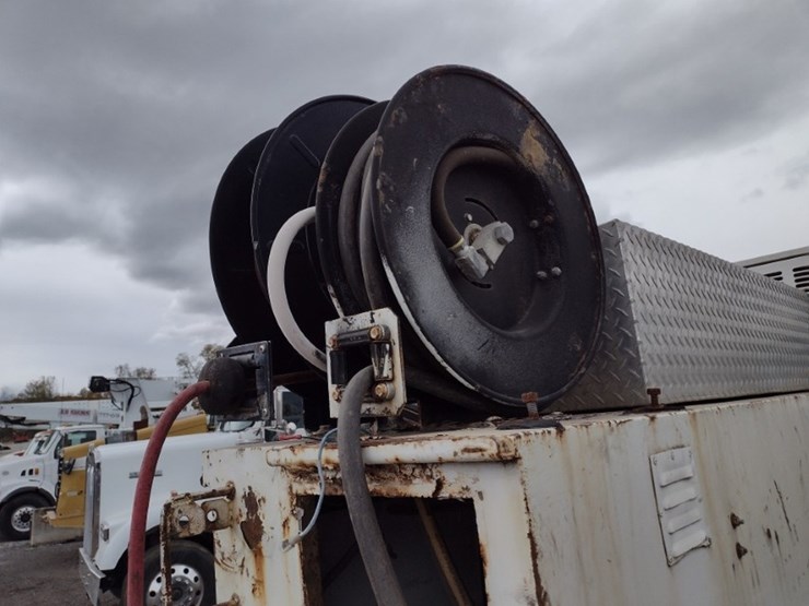 freightliner-fl60-image-33