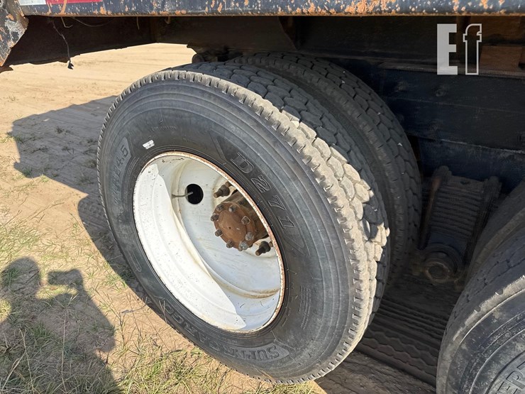 mack-t/a-dump-truck-image-14