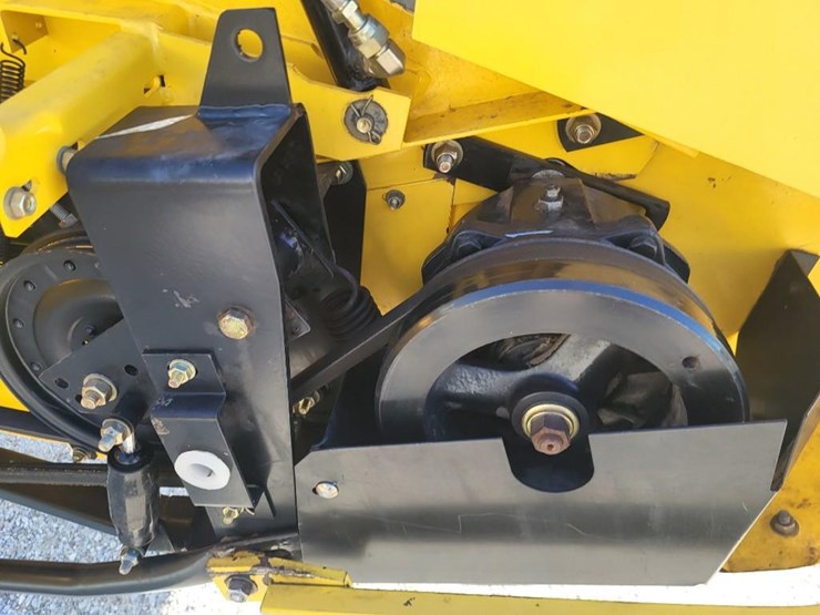 new-holland-74c-image-33