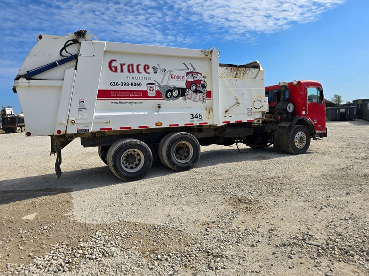 2003-peterbilt-320-image-32