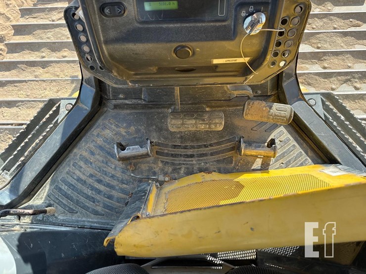 komatsu-d51pxi-22-image-32