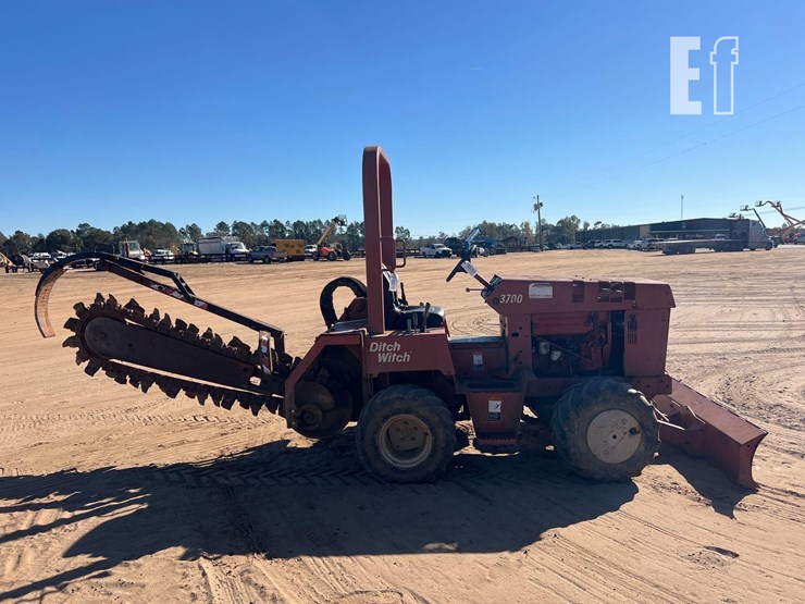 2004-ditch-witch-3700-image-5