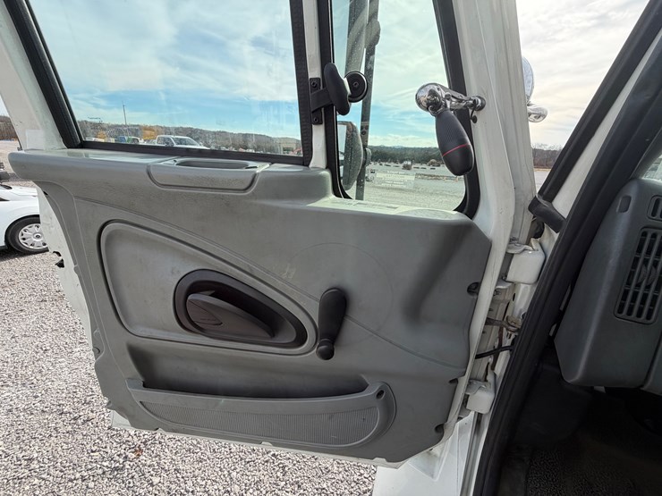 international-4400-image-26